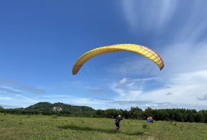 Thực hành bay dù tại Núi Chứa Chan - Đồng Nai